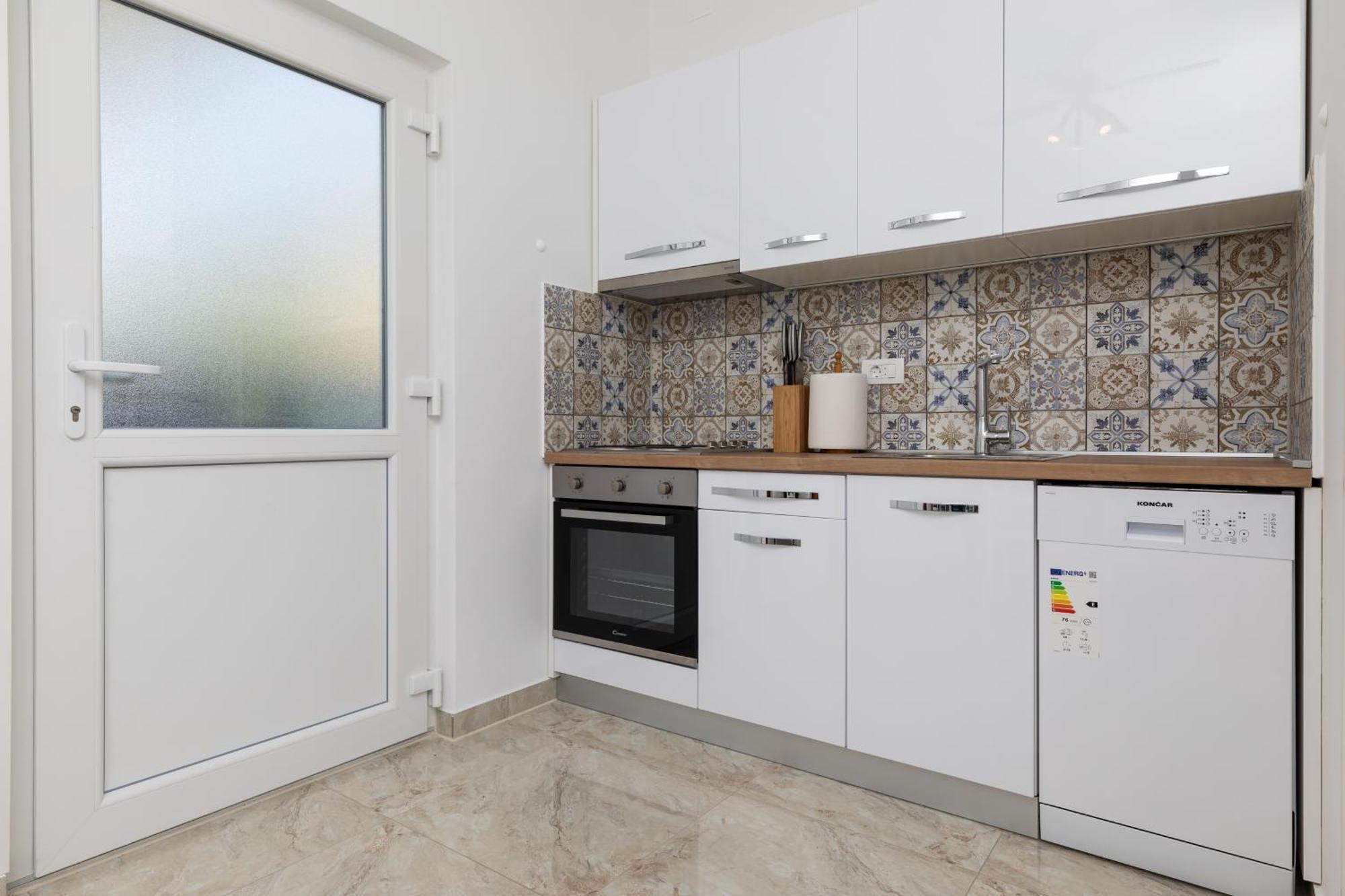 Apartments With A Parking Space Pisak, Omis - 5975 Rom bilde