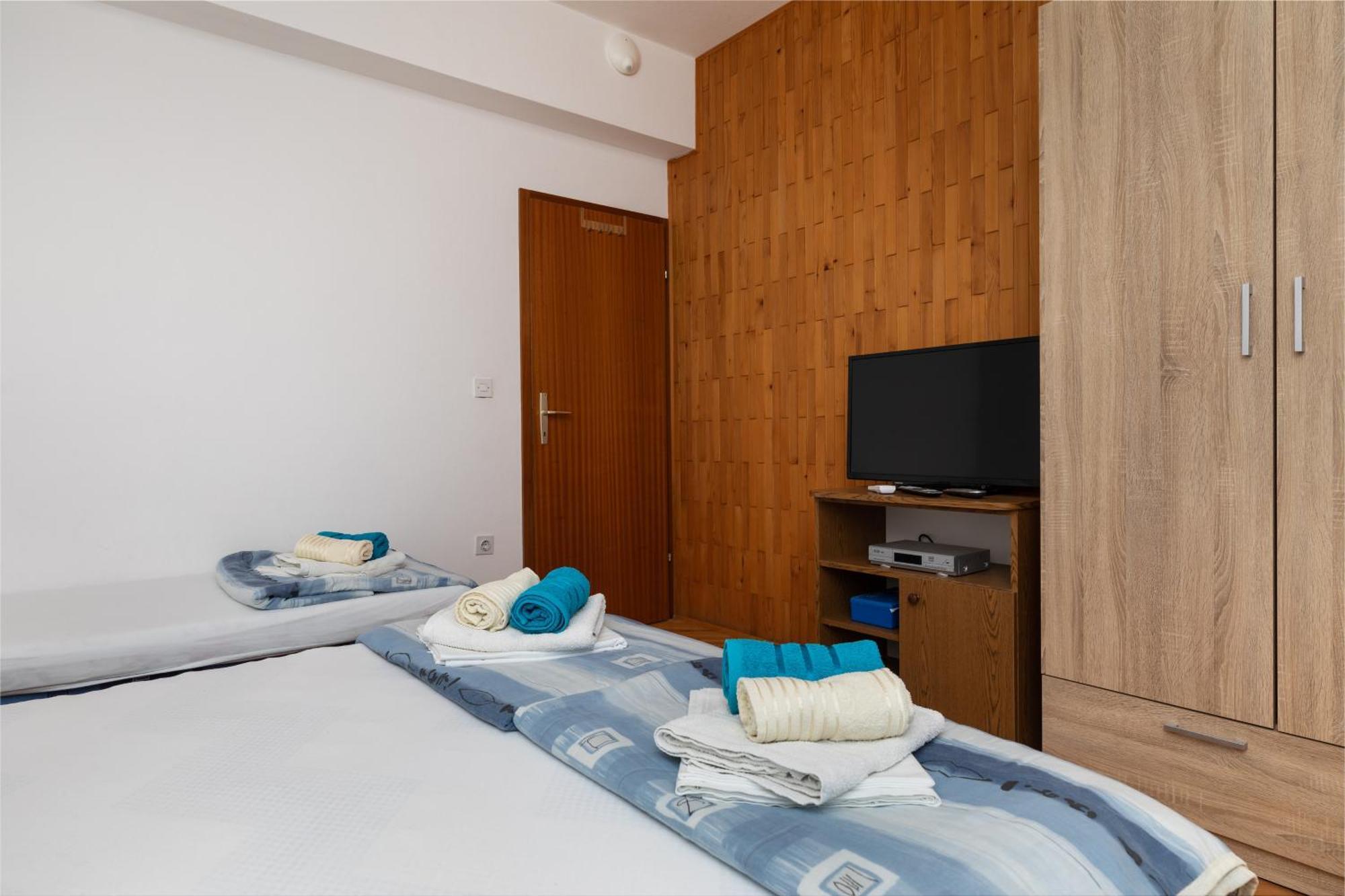 Apartments With A Parking Space Pisak, Omis - 5975 Rom bilde